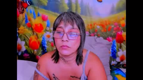 indianroxy27 online show from May 12, 7:16 am