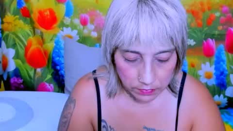 indianroxy27 online show from June 29, 1:12 am