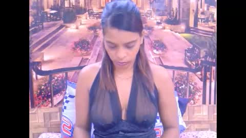 indiansexyass4u2luv online show from February 2, 10:19 pm