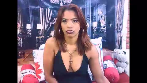 indiansexyass4u2luv online show from May 12, 6:32 am