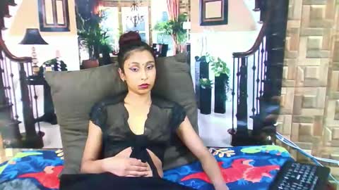 indiansexybutt4u2luv online show from May 15, 7:04 am