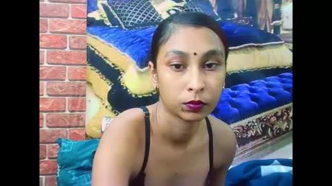 indiansexybutt4u2luv online show from June 17, 5:21 am