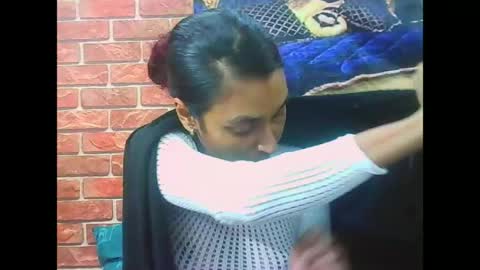 indiansexybutt4u2luv online show from June 24, 5:39 am