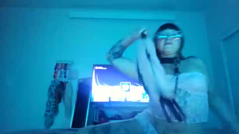 Snapshot of indiecaknox chatting on October 8, 6:33 am Indieca Knox online show from October 8, 6:33 am