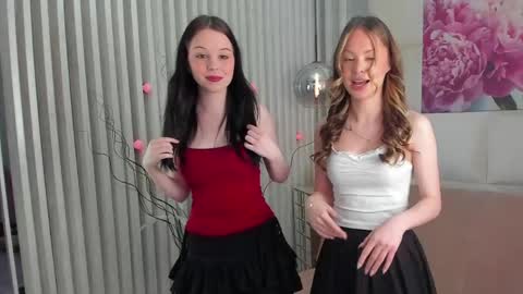 Kim and Sam online show from April 19, 8:02 am