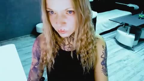 InesDesire online show from October 30, 8:27 am