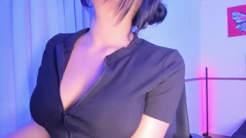 Snapshot of infernalkiss chatting on December 15, 2:16 am InfernalKiss online show from December 15, 2:16 am