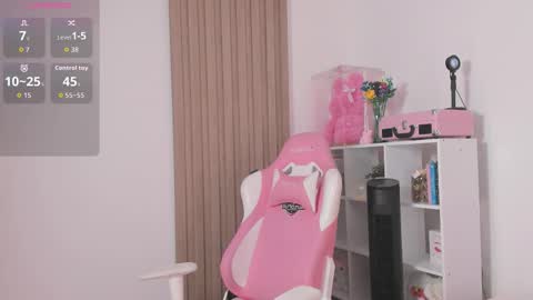 V. online show from March 15, 9:10 pm