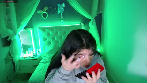 Snapshot of ingrid_casas chatting on January 21, 10:30 pm Ingrid petite online show from January 21, 10:30 pm