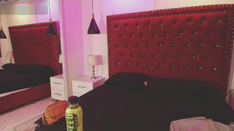 Snapshot of ingrid_rodriguezz chatting on April 9, 3:50 am Ingrid online show from April 9, 3:50 am