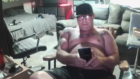 init2dentit online show from March 10, 9:36 am