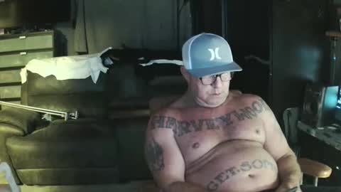 init2dentit online show from March 26, 8:20 am