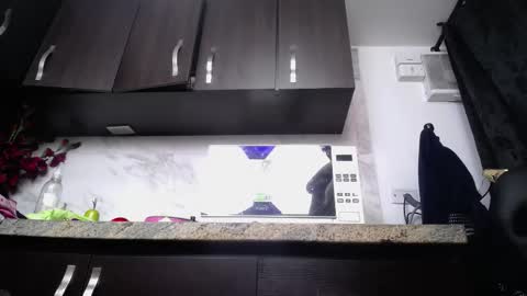 Iniya online show from November 6, 10:21 pm