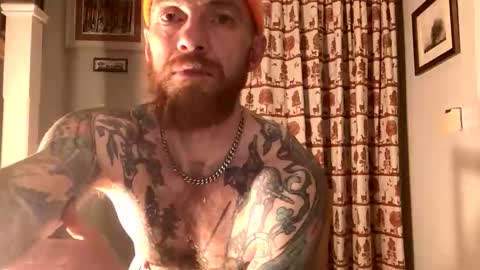 Snapshot of inkpiggy chatting on April 6, 11:27 pm inkpiggy online show from April 6, 11:27 pm