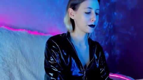 Snapshot of inner_light___ chatting on December 7, 5:31 pm Venera online show from December 7, 5:31 pm