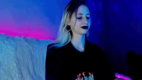 Snapshot of inner_light___ chatting on December 8, 6:06 pm Venera online show from December 8, 6:06 pm