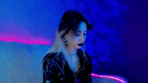 Snapshot of inner_light___ chatting on December 20, 3:21 pm Venera online show from December 20, 3:21 pm