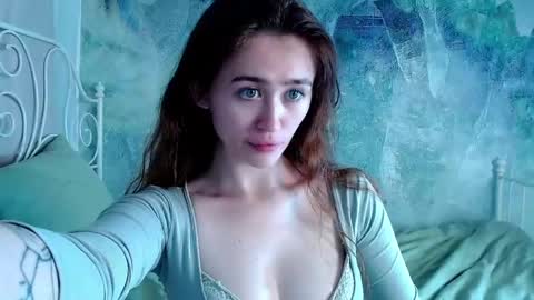 Lina online show from May 8, 2:22 pm