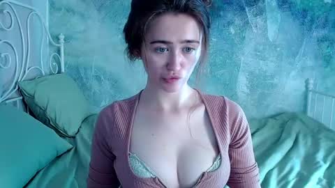 Lina online show from May 15, 11:45 pm