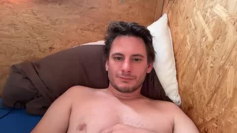 Snapshot of innocent__bystander chatting on November 21, 10:14 am innocent__bystander online show from November 21, 10:14 am