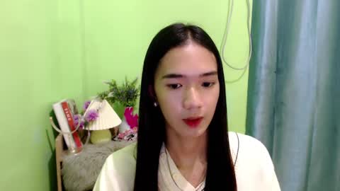 Snapshot of innocent_reign69 chatting on March 8, 6:43 am Reign online show from March 8, 6:43 am