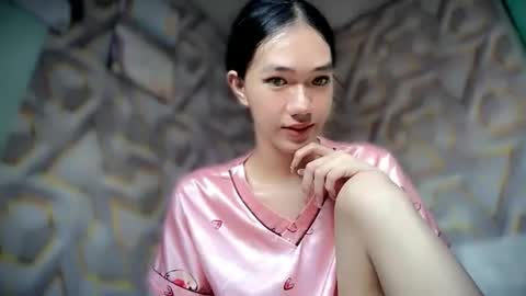 Reign online show from May 18, 3:13 am