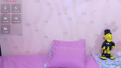 innocenthazel online show from January 18, 7:39 pm