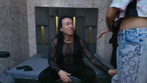 inotzu_purple online show from March 25, 1:39 pm