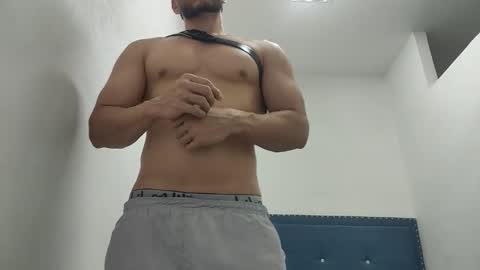 INSTAGRAM  camilodlx online show from December 5, 7:43 pm