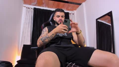 Brayan Chavez online show from April 27, 1:58 am