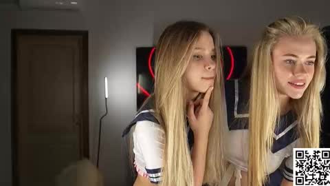 Snapshot of inspiration_in_frame chatting on October 21, 5:24 pm Sully and Kate online show from October 21, 5:24 pm