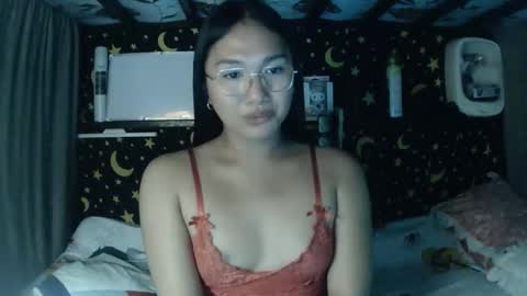 MAXINE online show from April 29, 5:22 am