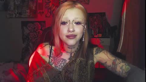 Insunnity666 online show from October 11, 7:01 pm