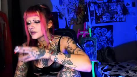 Snapshot of insunnity666 chatting on April 2, 9:01 pm Insunnity666 online show from April 2, 9:01 pm