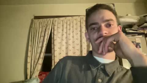 Snapshot of intelligentmanxoxthink chatting on February 18, 3:02 am intelligentmanxoxthink online show from February 18, 3:02 am