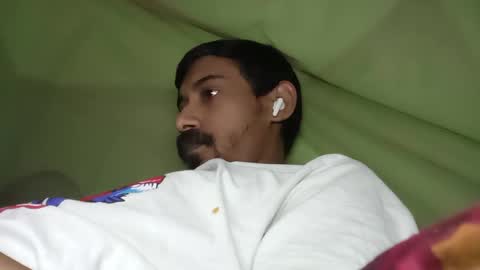 interne8famous online show from November 3, 8:48 am