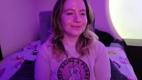 Snapshot of internetfairy_xo chatting on January 6, 6:39 am Faye online show from January 6, 6:39 am