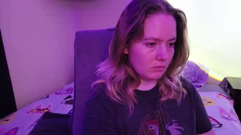 Snapshot of internetfairy_xo chatting on January 17, 3:22 am Faye online show from January 17, 3:22 am