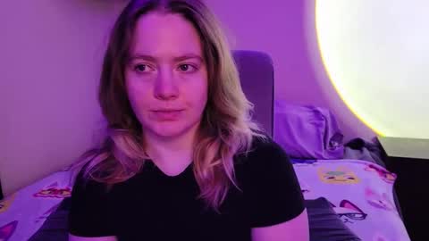 Snapshot of internetfairy_xo chatting on January 19, 4:27 am Faye online show from January 19, 4:27 am