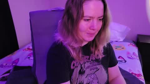 Snapshot of internetfairy_xo chatting on February 2, 9:30 am Faye online show from February 2, 9:30 am