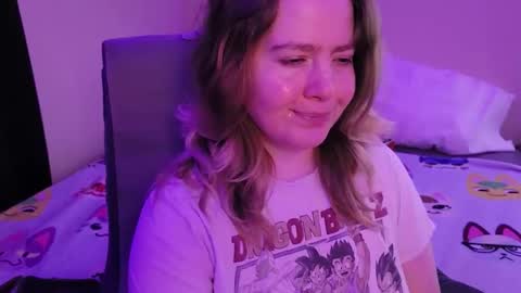 Snapshot of internetfairy_xo chatting on February 3, 6:40 am Faye online show from February 3, 6:40 am