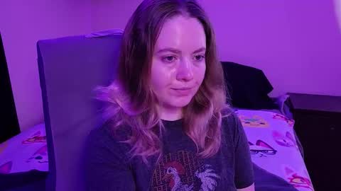 Snapshot of internetfairy_xo chatting on March 8, 6:50 am Faye online show from March 8, 6:50 am