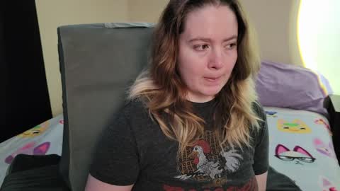 Snapshot of internetfairy_xo chatting on April 8, 5:40 am Faye online show from April 8, 5:40 am