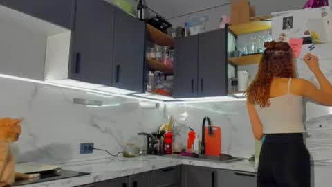 Snapshot of internetsexplorer chatting on February 17, 2:57 pm Bernadette Join online show from February 17, 2:57 pm