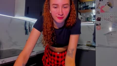 Snapshot of internetsexplorer chatting on February 24, 10:52 pm Bernadette Join online show from February 24, 10:52 pm