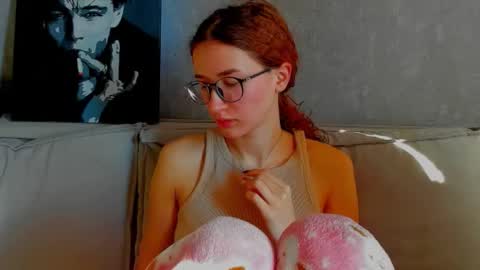 Snapshot of internetsexplorer chatting on March 22, 6:28 am Bernadette Join online show from March 22, 6:28 am