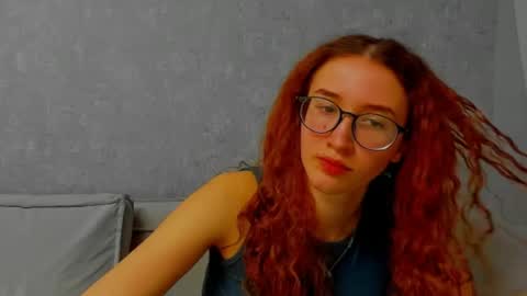 Snapshot of internetsexplorer chatting on April 4, 10:18 pm Bernadette Join online show from April 4, 10:18 pm