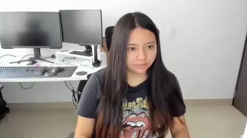 Snapshot of inthegreenway chatting on February 16, 1:29 pm Iris 3 online show from February 16, 1:29 pm