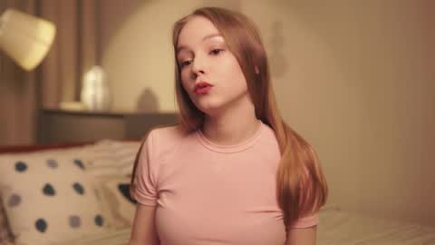 Snapshot of intheknoww chatting on March 4, 7:53 pm Avie online show from March 4, 7:53 pm