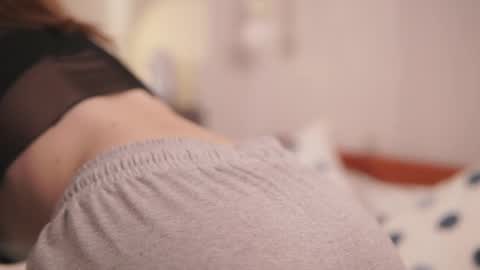 Snapshot of intheknoww chatting on March 21, 2:09 pm Avie online show from March 21, 2:09 pm